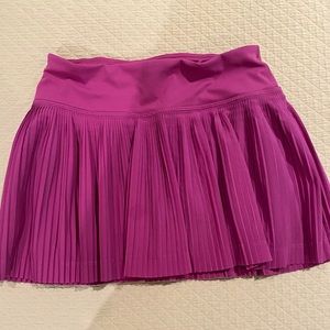 Lululemon pink pleated skirt